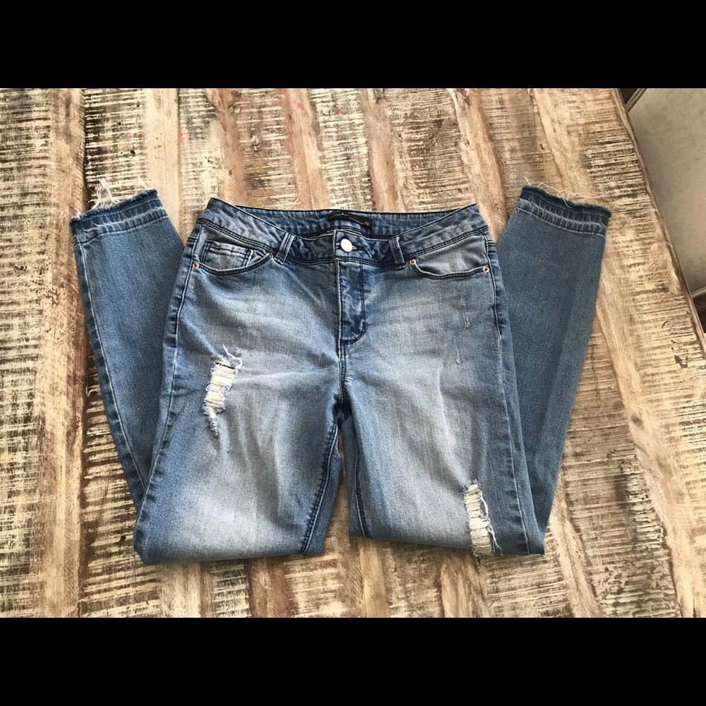 Cred distressed skinny jeans